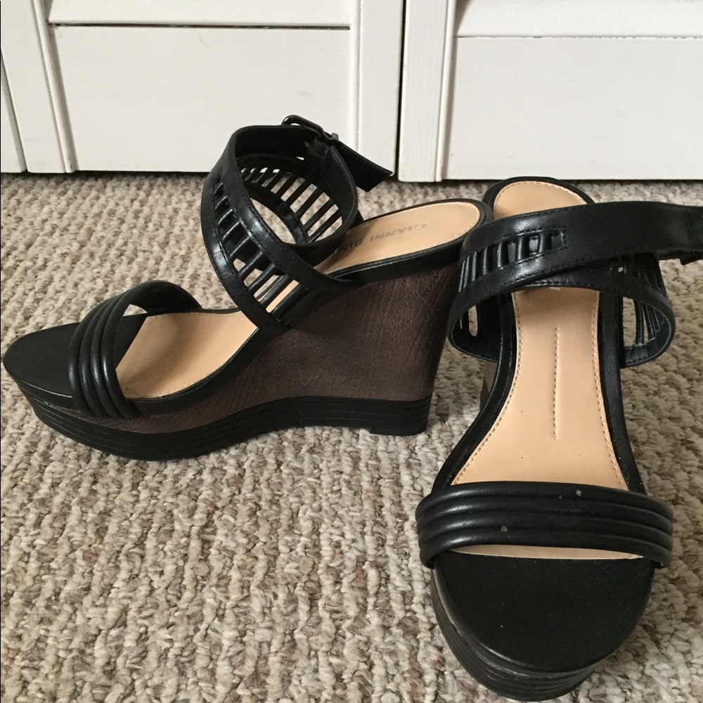 Shoes - Picture 2 of 4